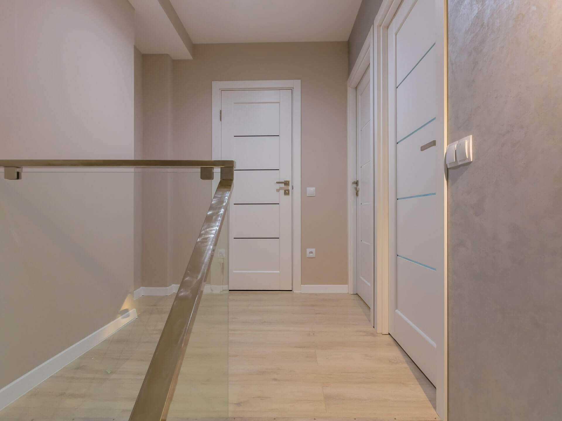 Rénovation porte intérieur : bien choisir vos portes de maison