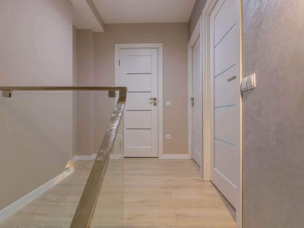 Rénovation porte intérieur : bien choisir vos portes de maison