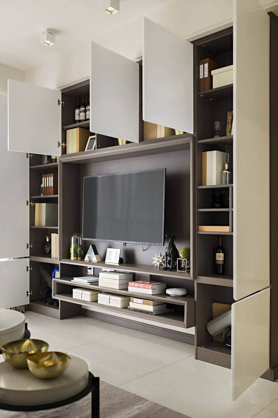 Meubles modulables dans salon rénové